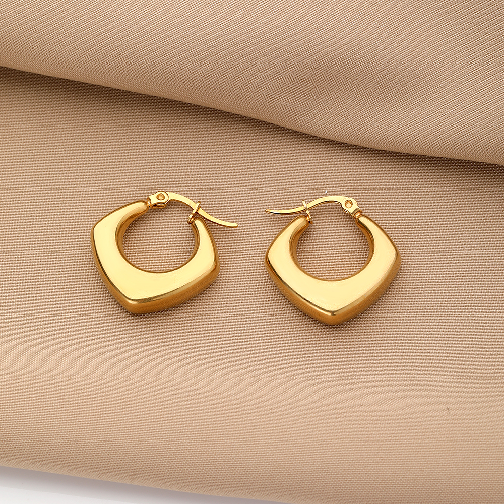 Noor Hoops